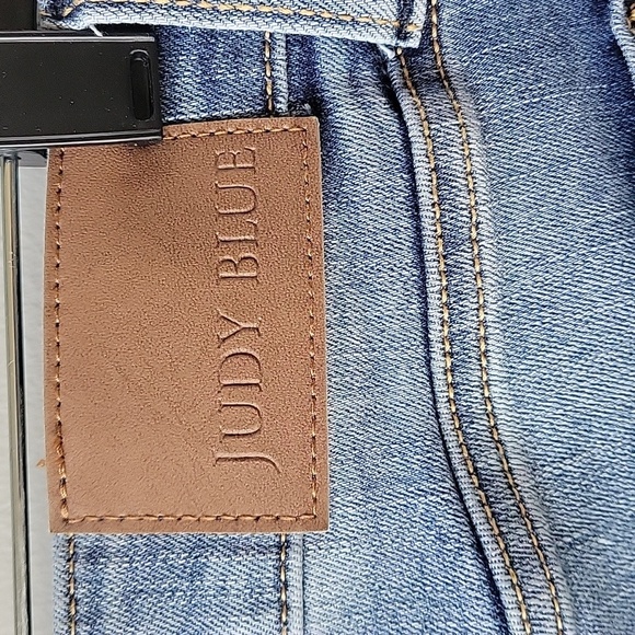 Judy Blue Slim Fit‎ Straight Leg Stretch Denim Jeans Size 11/30 Light Blue Wash - Picture 3 of 10